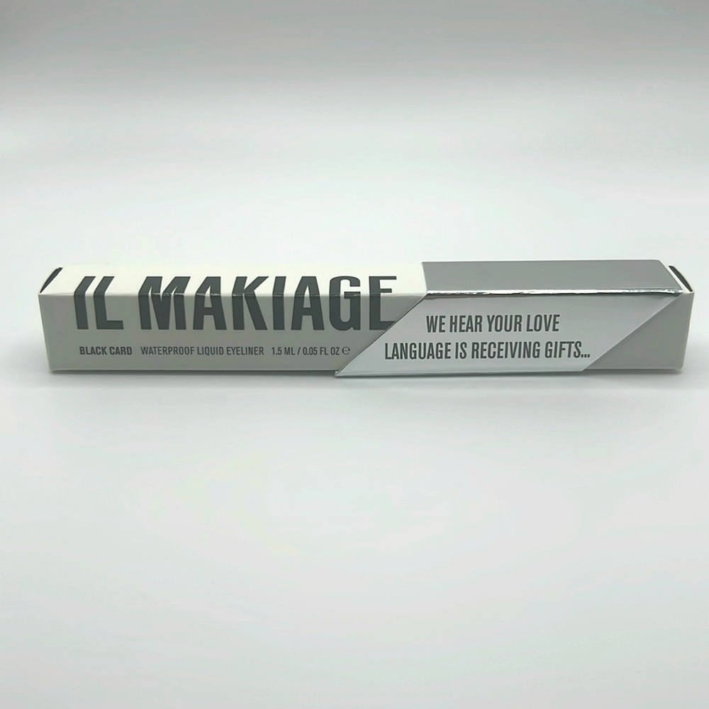IL MAKIAGE Black Card Liquid Eyeliner
Ultra-Black Waterproof Liner